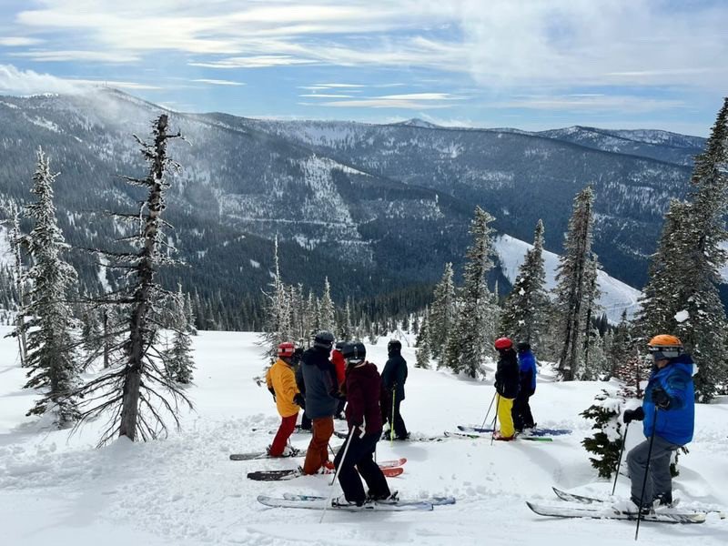 Cat Skiing | Selkirk Powder: Guides | Image #11/18 | 