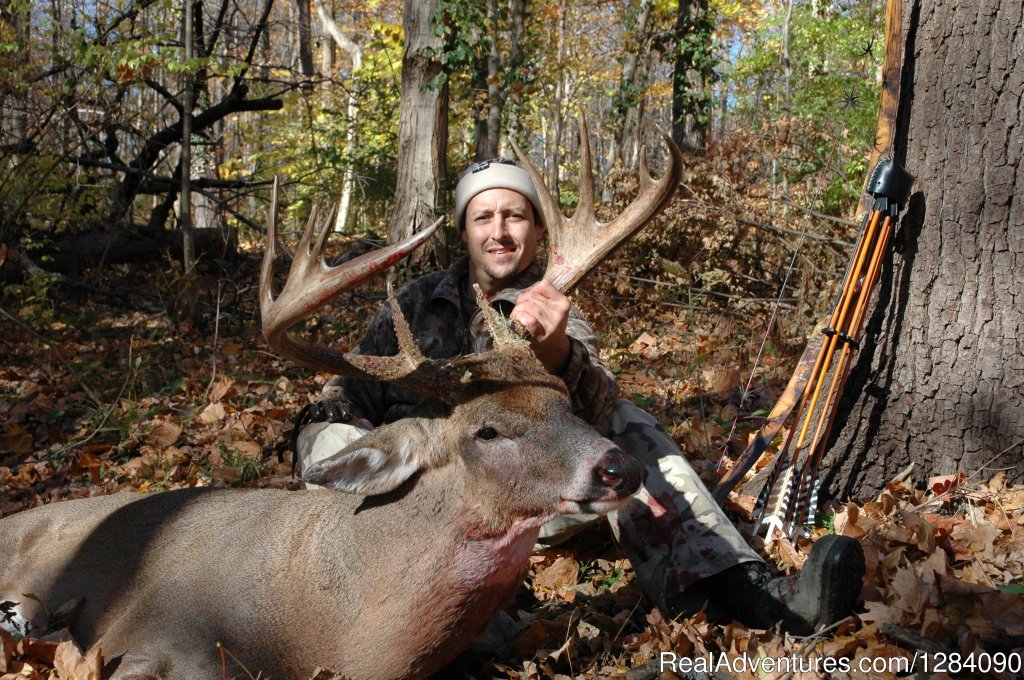 Indiana Whitetail | Ultimate Outdoors Guide Service | Indianapolis, Indiana  | Wildlife & Safari Tours | Image #1/2 | 