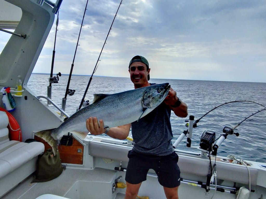 Niagara Fishing Adventures - Lake Ontario Charters | Image #3/5 | 