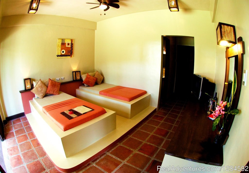 Deluxe Twin Room | Reef Retreat Boracay,Kite/windsurf resort | Image #2/5 | 