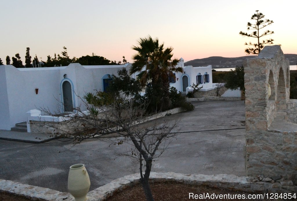 Wind Villas, Exterior Antiparos and Sea View | Wind Villas, Pounda Paros- Kitesurfing/Windsurfing | Image #2/12 | 