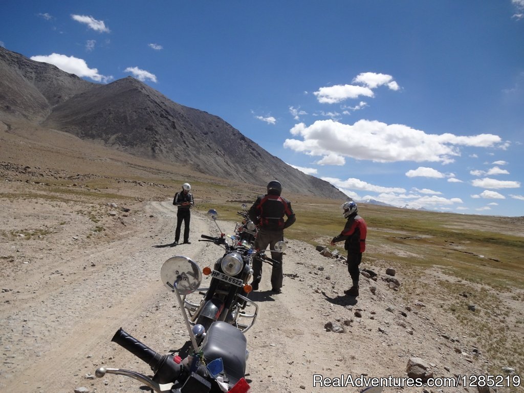 Off-road riding in Himalayas | Motorcycle Monks | Image #22/25 | 