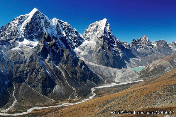 Chukung way to everest base camp | Trekking in Nepal with Friends Adventure Team | Image #2/6 | 