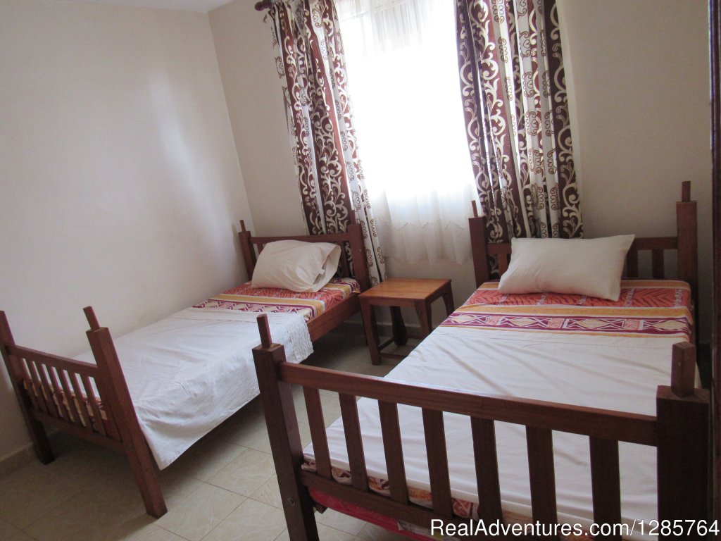 Bondo Travellers Twin Room | Bondo Travellers Hostel & Hotel | Image #6/26 | 