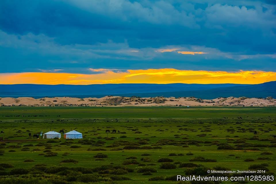 Mongol Sand Dune | Horseback Riding Adventure | Image #3/23 | 