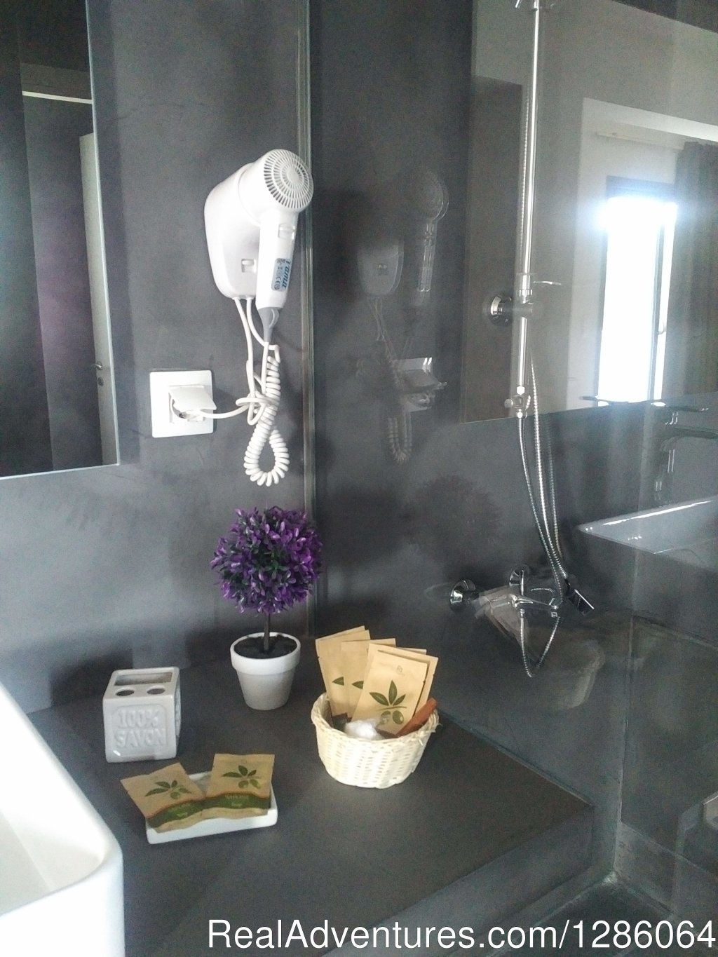 Ensuite Bathroom | Villa With Private Pool | Image #6/9 | 