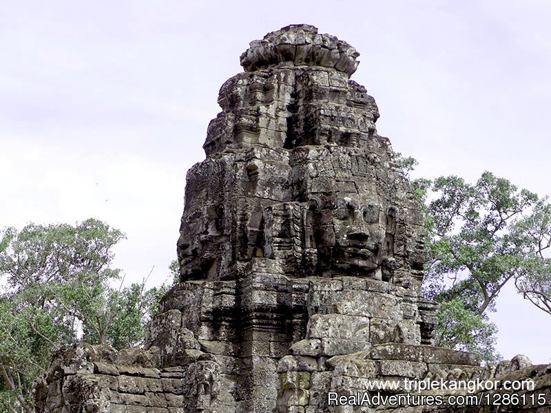 Bayon temple 02 | Cambodia Private Tour Packages | Image #7/12 | 