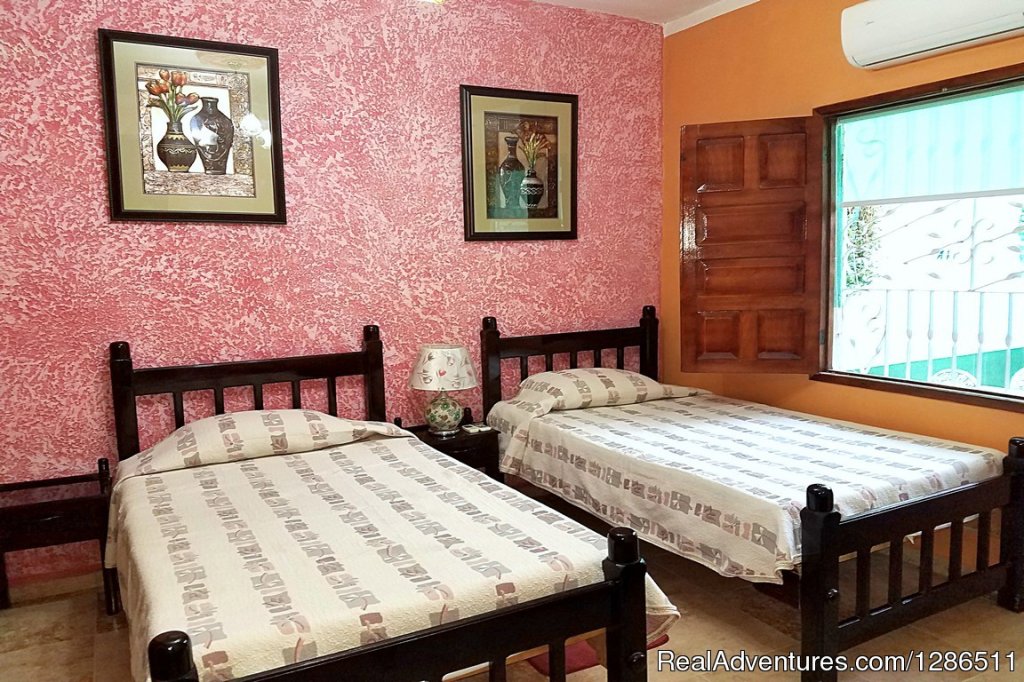 Rooms | Hostal Lyosman Y Yanin | Image #5/13 | 