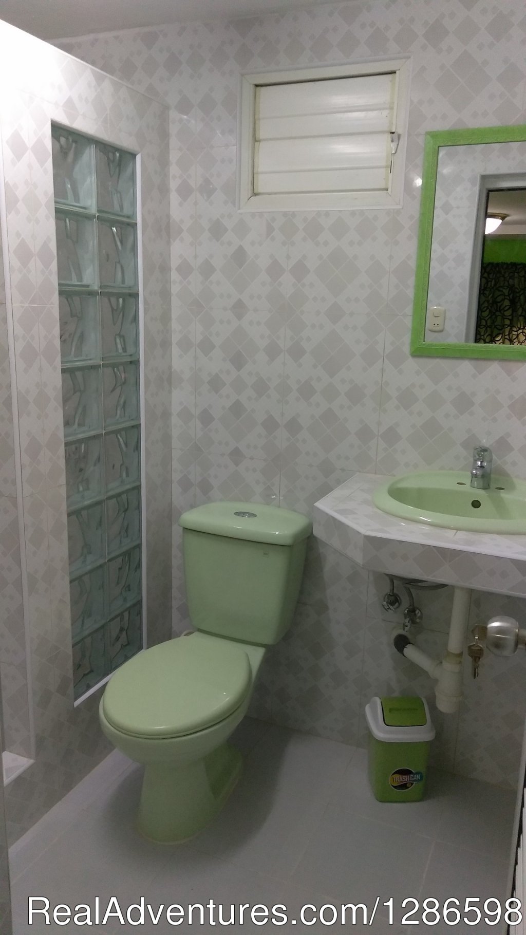 bathroom | Hostal Casa Zoe | Image #4/6 | 