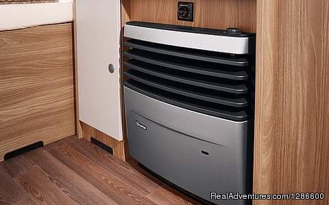 Burstner Premio 460 Ts Caravan | Image #6/9 | 