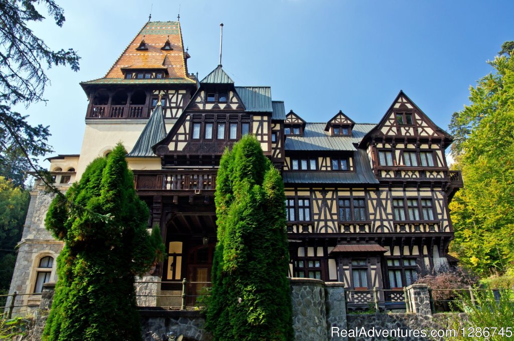 Pelisor Castle | Visit Transylvania in a unique maner | Image #3/10 | 