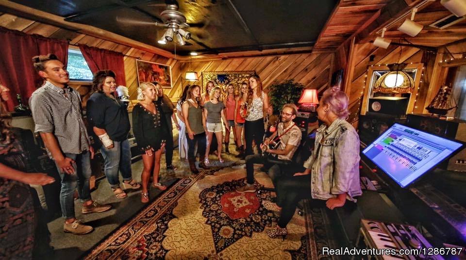 Nashville Studio Tour, Control Room | Nashville Studio Tour | Image #2/3 | 