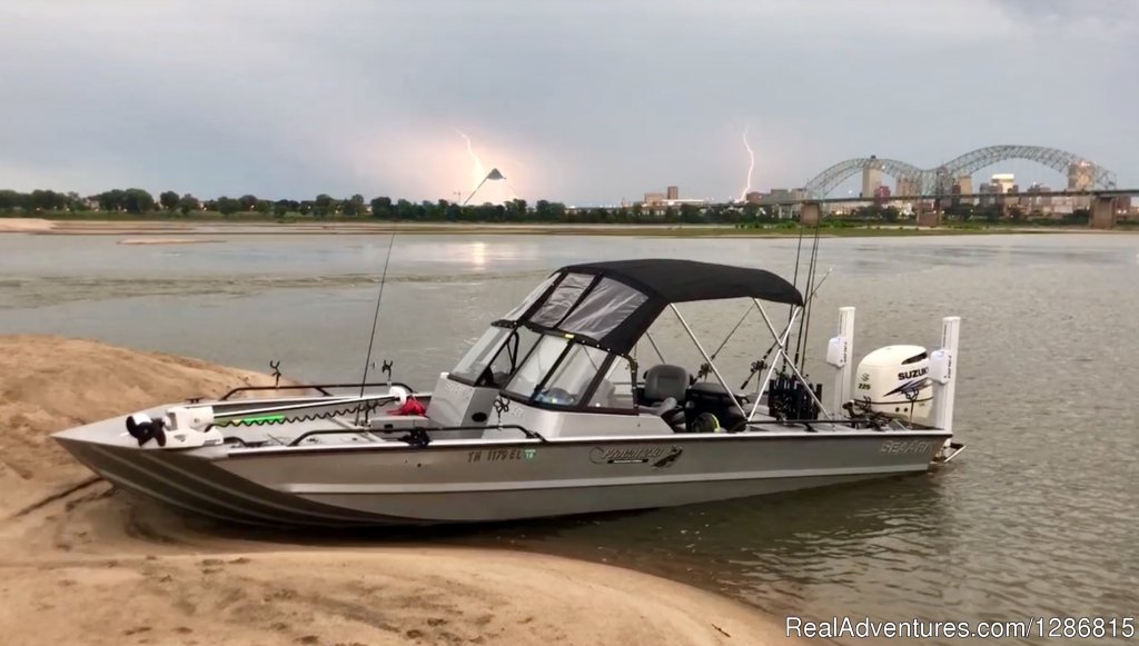 2016 Seaark 24' Professional Catfish Guide Boat. | Fish Memphis for Trophy Catfish | Image #2/45 | 