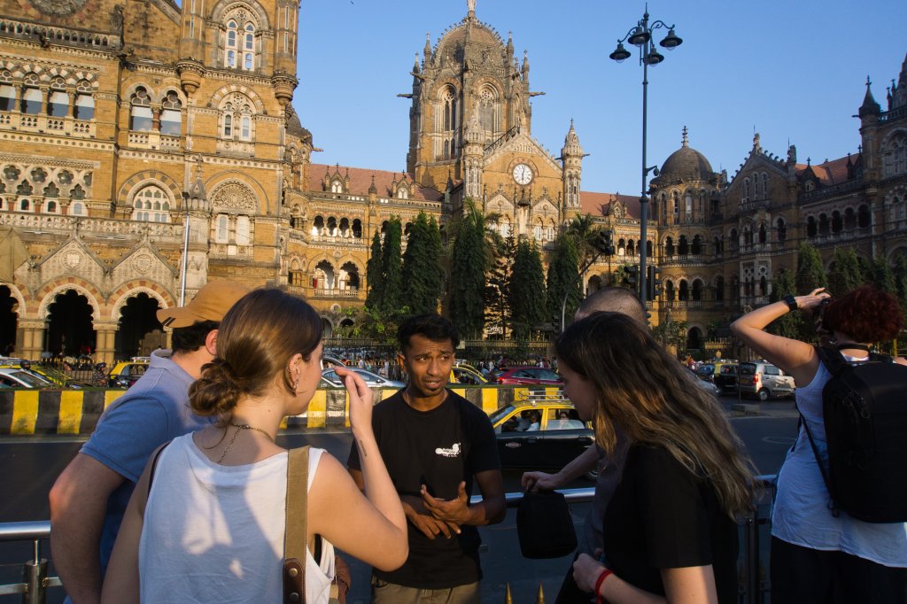 Mumbai Sightseeing with Free Train Ride | Image #2/3 | 