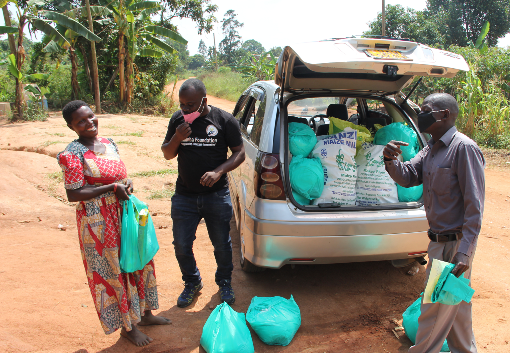 Food Distribution | Ssamba Foundation Uganda Volunteer Safaris | Image #2/7 | 