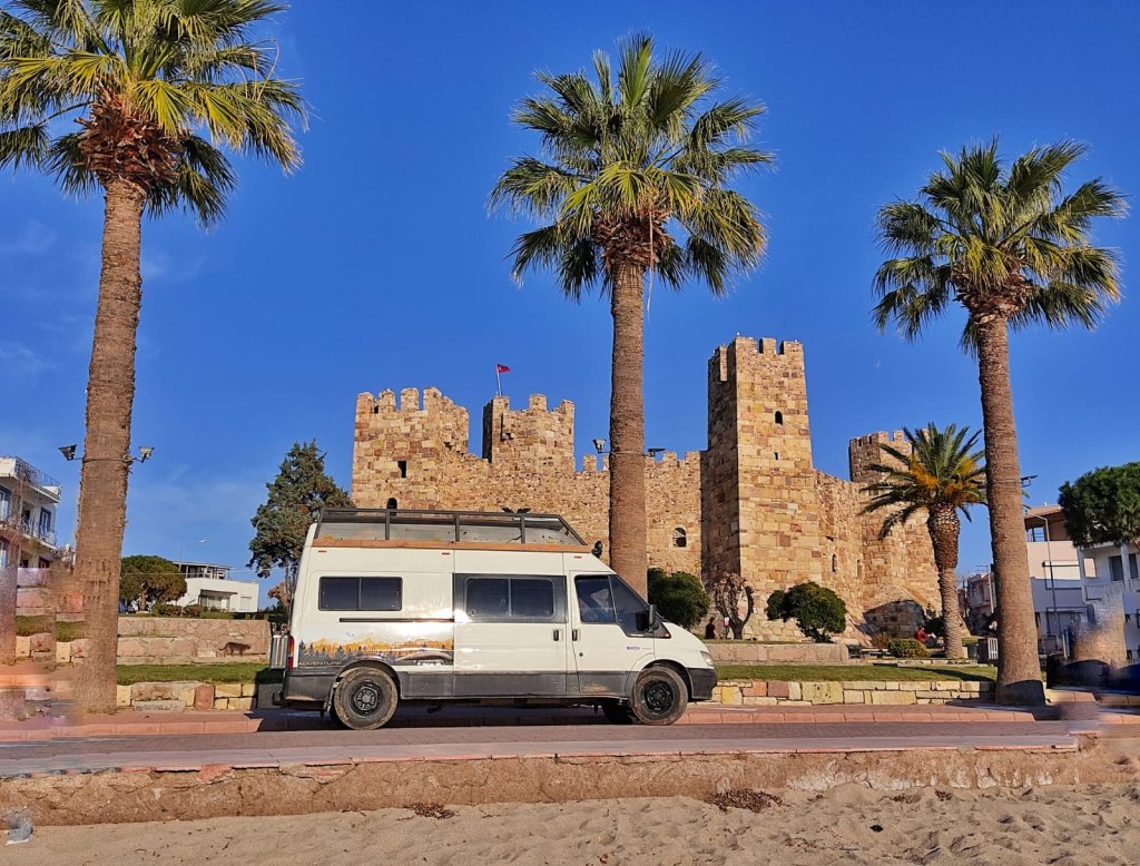 Campervan with a Terrace | Izmir, Turkey | RV Rentals | Image #1/5 | 