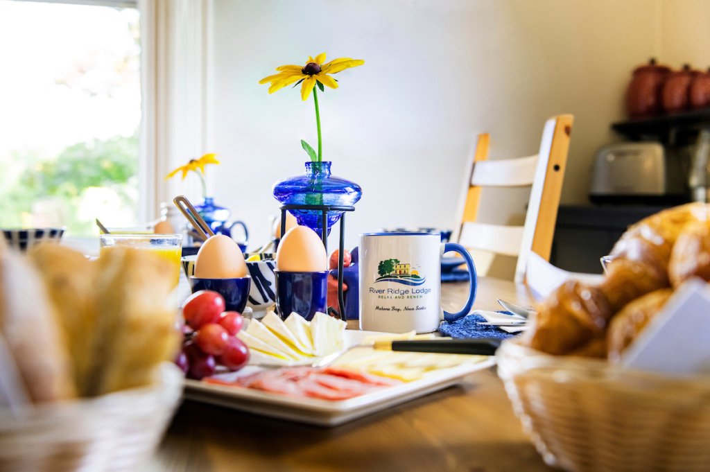 Optional Customized Breakfast | Peaceful River Ridge Lodge On Martins River | Image #15/17 | 