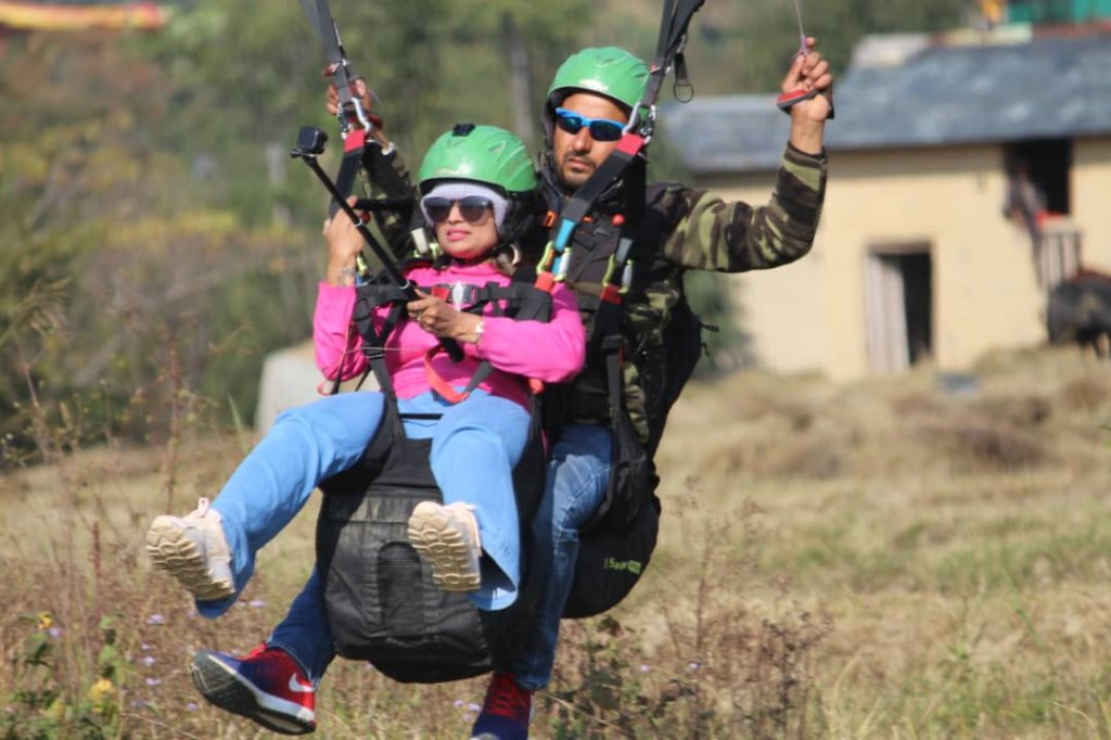 Paragliding In Himachal | Paragliding in Dharamshala | Image #8/10 | 