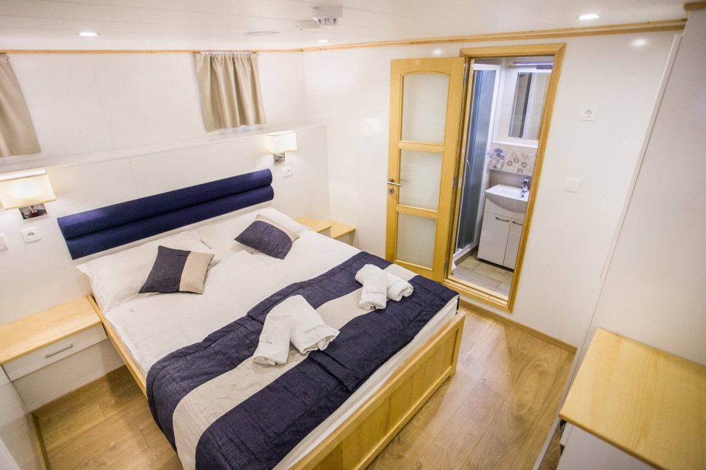 Standard Cabins | Unique  Southern Adriatic Cruising | Image #10/18 | 