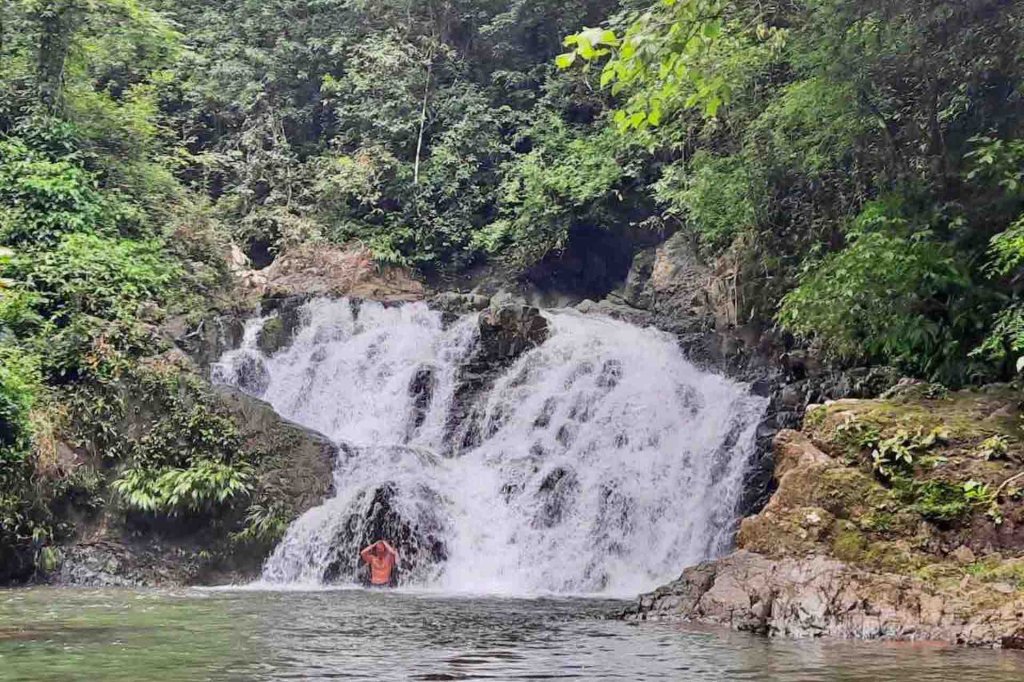 Embera Indian Village, Chagres River And Waterfall | Image #16/37 | 