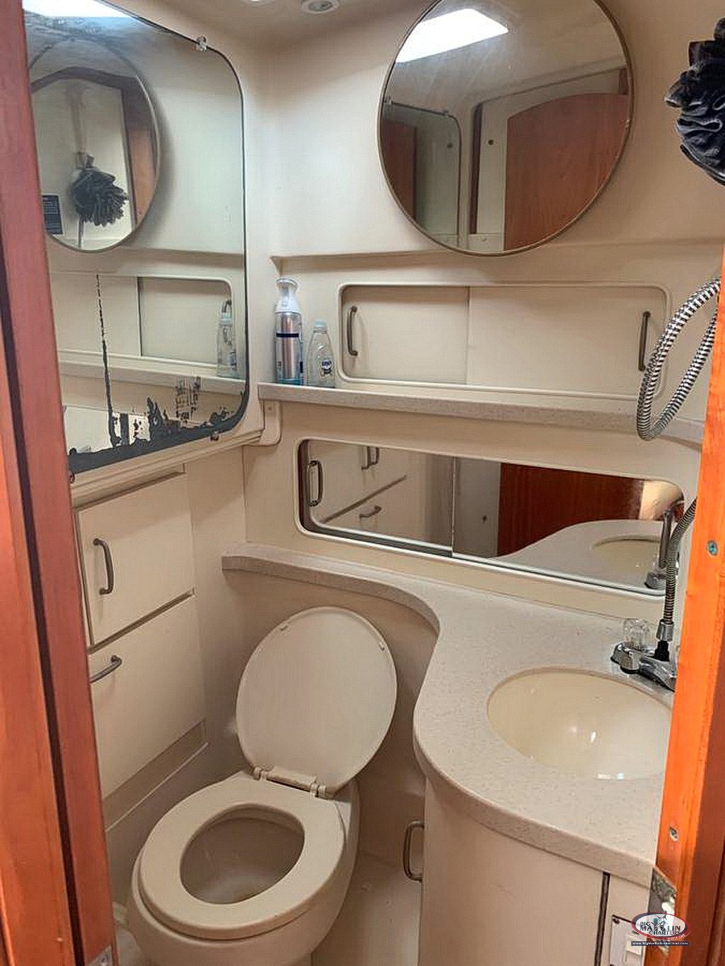 Bathroom Luhrs 32 Open In Punta Cana | Big Marlin Fishing Charters In Punta Cana | Image #4/16 | 