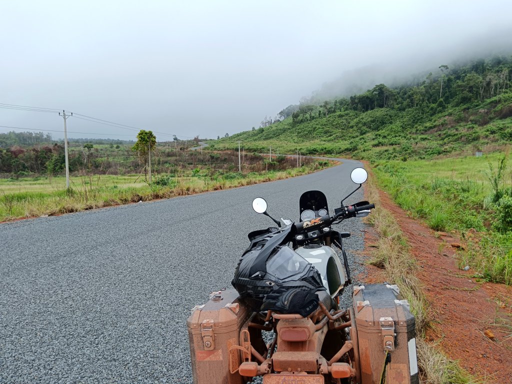 Veal Veng District | Mototom Cambodia Northwest Motorcycle Tours | Image #3/6 | 